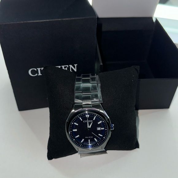 Citizen Men's Eco-Drive Weekender 3-Hand Date Watch in Black NWT - Picture 2 of 5